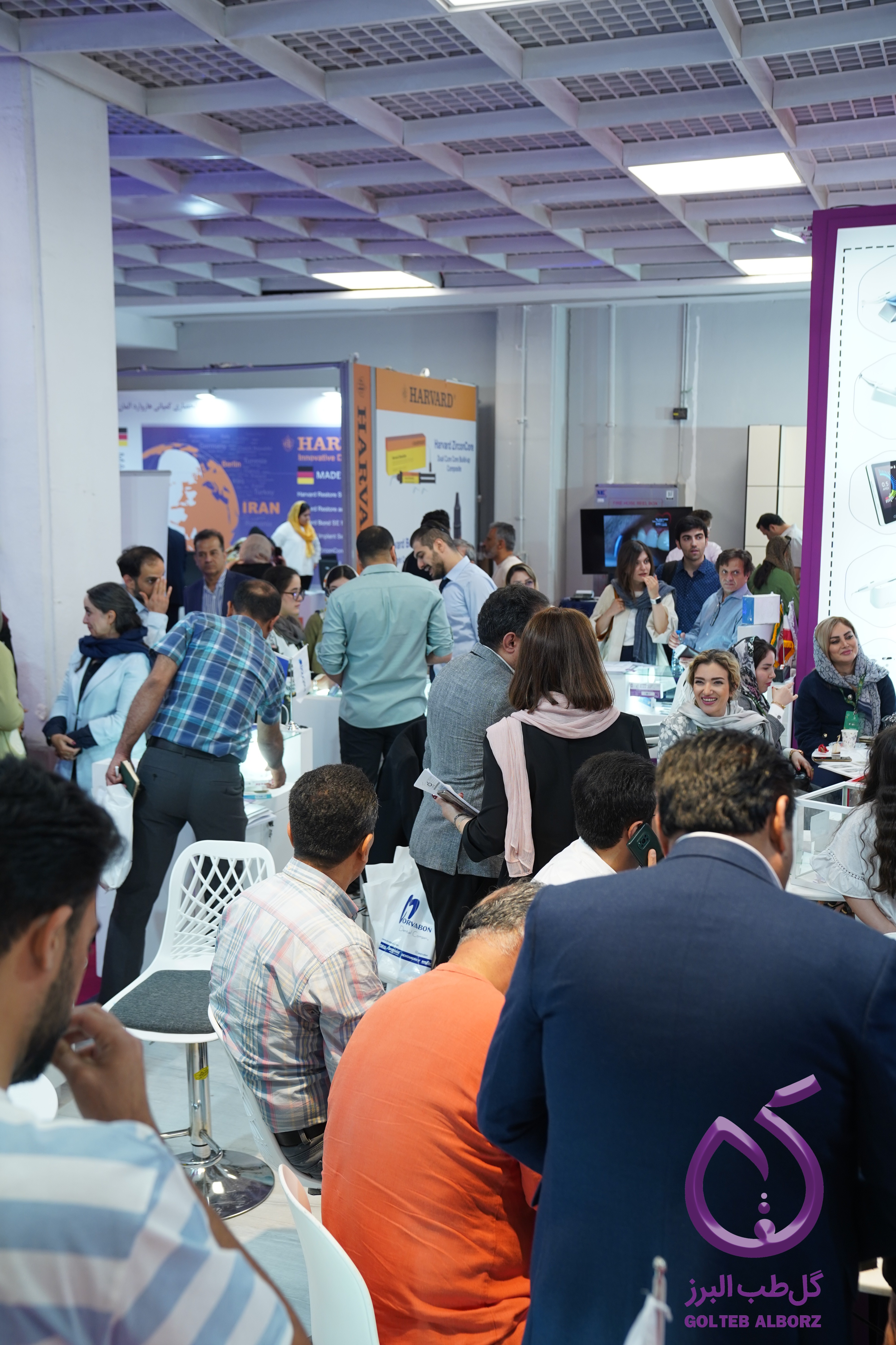 غرفه دندانپزشکی گل طب البرز در ایران مال - اکسیدا 2025